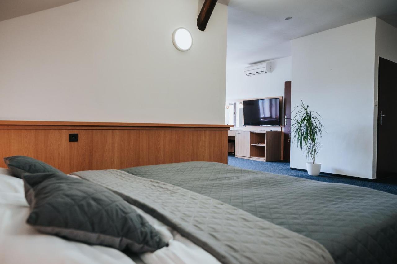 Hotel Centrum Hranice  Ngoại thất bức ảnh