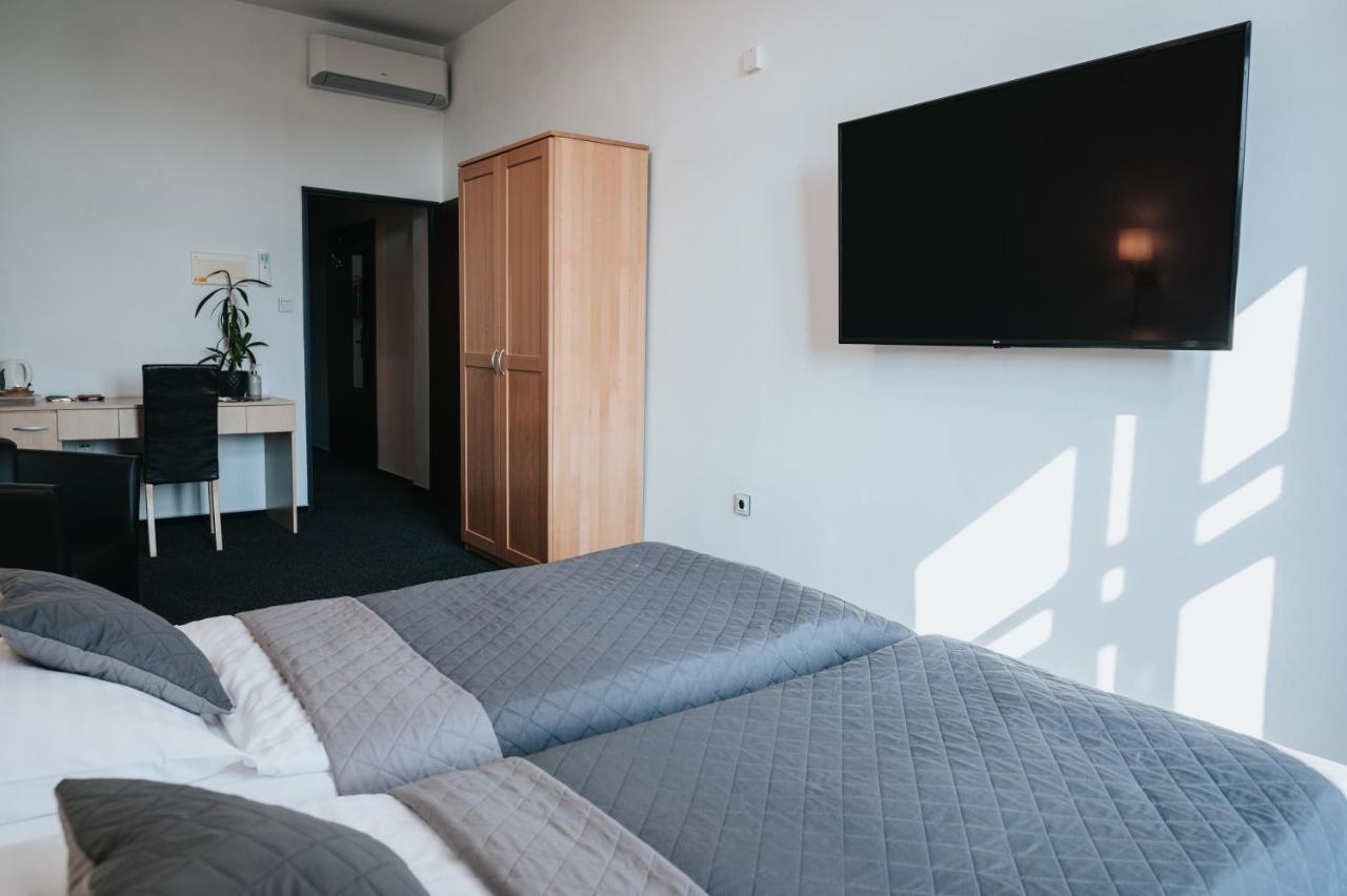 Hotel Centrum Hranice  Ngoại thất bức ảnh